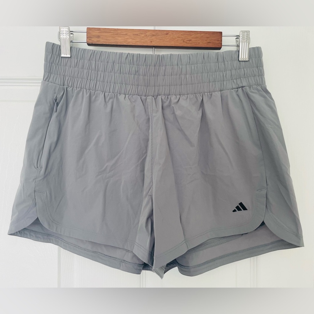 Adidas training/athletic shorts (M)